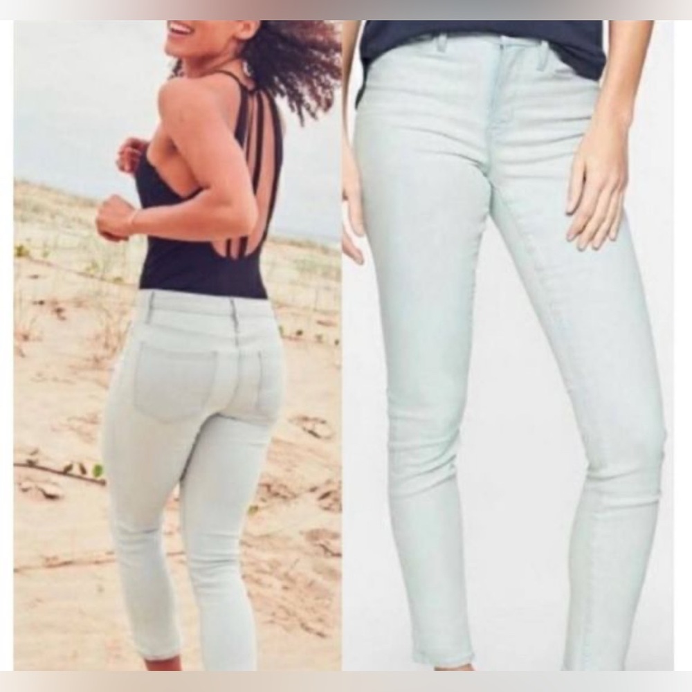 Athleta Sculptek Skinny Crop Jean in Glacier Wash